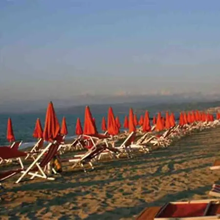 Villaggio Dolomiti Sul Mare 布里亚蒂科