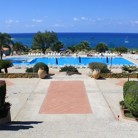 Villaggio Dolomiti Sul Mare 4* Briatico