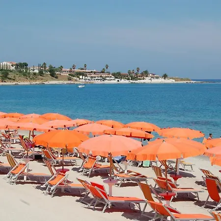 Villaggio Dolomiti Sul Mare 布里亚蒂科